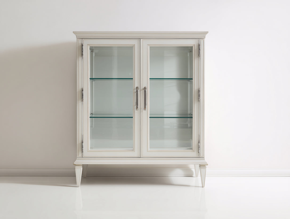 Vitrinen aus Holzwerkstoff und Glas 120 x 45 x 175 cm - Cremeweiß und silberfarben - klassisches Design mit 2 Drehtüren